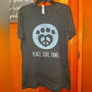 Next Level Gray Graphic Tee with Peace Love Paws Design In A Ladies Size XL.NWOT